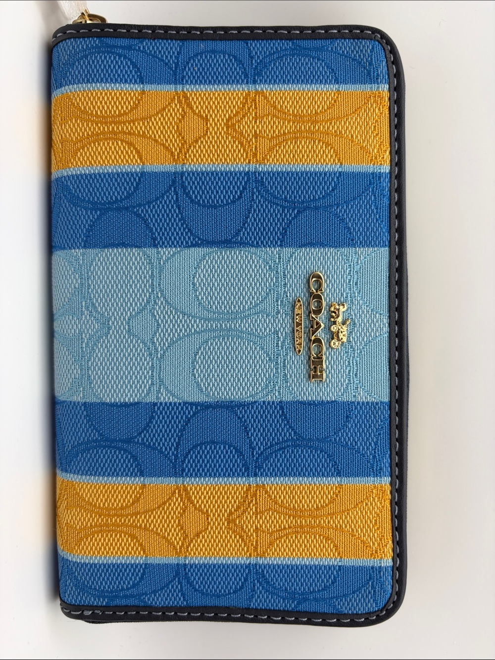 Coach Medium ID Zip around Wallet in Signature Jacquard with Stripes NWT